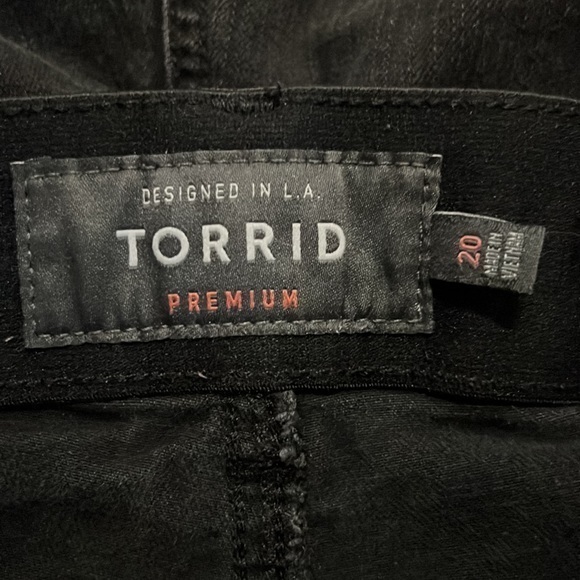 TORRID BOMBSHELL‎ SKINNY PREMIUM STRETCH HIGH-RISE DESTRUCTED JEAN BLACK SZ 20 - Picture 5 of 9